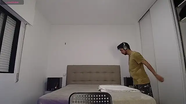 Snapshot of Dimax_xxx chatting on September 2025 12:42:01 PM Dimax xxx online show from September 2025 12:42:01 PM