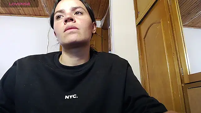 Snapshot of Skylar_Serenity chatting on November 2025 04:51:01 PM Skylar Serenity online show from November 2025 04:51:01 PM