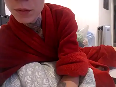 Snapshot of HoneySquirrel chatting on October 2025 09:44:01 PM HoneySquirrel online show from October 2025 09:44:01 PM