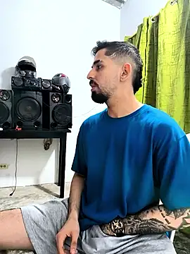 giannis090 online show from October 2025 03:51:02 AM