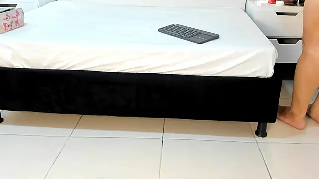 Snapshot of VanessaHard_as chatting on September 2025 03:45:01 PM VanessaHard as online show from September 2025 03:45:01 PM