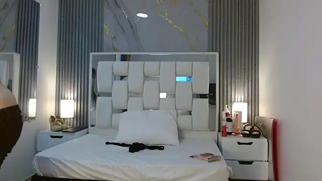 Snapshot of VanessaHard_as chatting on September 2025 07:28:01 PM VanessaHard as online show from September 2025 07:28:01 PM