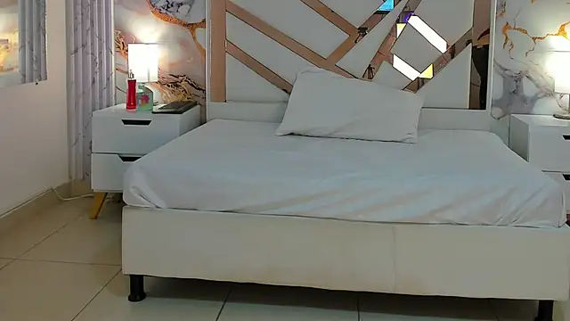 Snapshot of VanessaHard_as chatting on October 2025 09:02:01 PM VanessaHard as online show from October 2025 09:02:01 PM