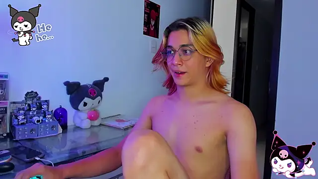 Snapshot of KeitaMoon chatting on September 2025 09:15:02 PM KeitaMoon online show from September 2025 09:15:02 PM