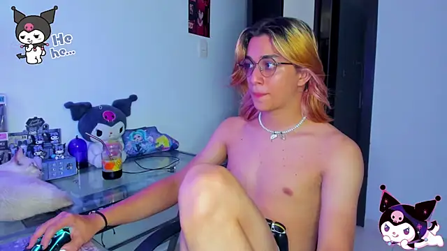 Snapshot of KeitaMoon chatting on September 2025 10:00:02 PM KeitaMoon online show from September 2025 10:00:02 PM