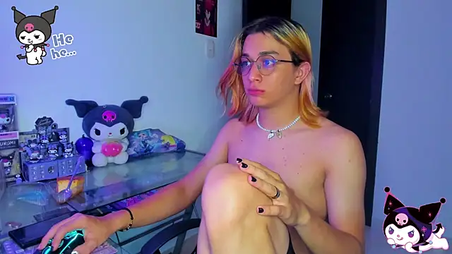 Snapshot of KeitaMoon chatting on September 2025 10:35:01 PM KeitaMoon online show from September 2025 10:35:01 PM