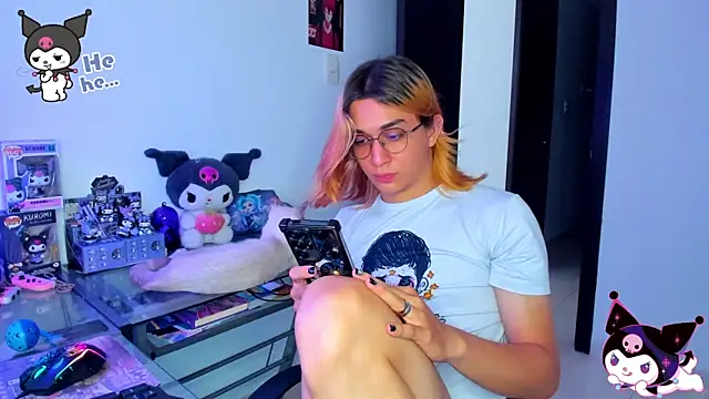 Snapshot of KeitaMoon chatting on October 2025 09:45:01 PM KeitaMoon online show from October 2025 09:45:01 PM