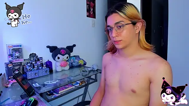 Snapshot of KeitaMoon chatting on October 2025 06:05:02 PM KeitaMoon online show from October 2025 06:05:02 PM