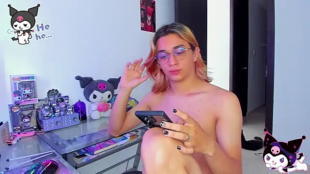 Snapshot of KeitaMoon chatting on October 2025 01:42:02 PM KeitaMoon online show from October 2025 01:42:02 PM