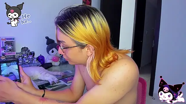 Snapshot of KeitaMoon chatting on October 2025 07:34:01 PM KeitaMoon online show from October 2025 07:34:01 PM