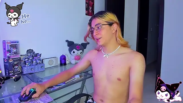 Snapshot of KeitaMoon chatting on October 2025 09:28:02 PM KeitaMoon online show from October 2025 09:28:02 PM