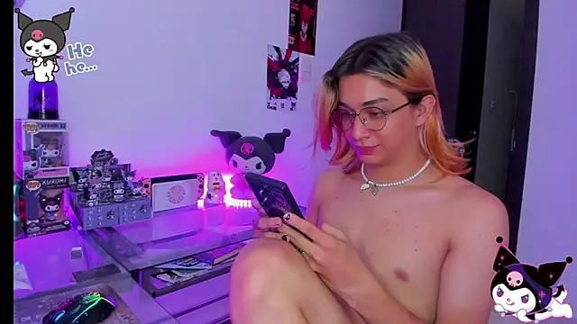 Snapshot of KeitaMoon chatting on October 2025 07:13:02 PM KeitaMoon online show from October 2025 07:13:02 PM