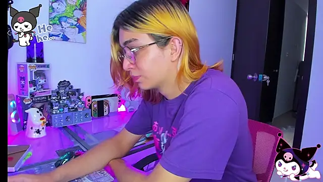 Snapshot of KeitaMoon chatting on October 2025 06:53:01 PM KeitaMoon online show from October 2025 06:53:01 PM