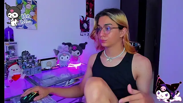 Snapshot of KeitaMoon chatting on November 2025 08:10:01 PM KeitaMoon online show from November 2025 08:10:01 PM