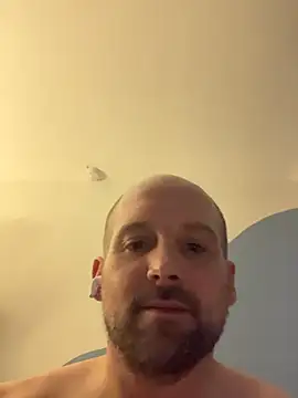 Snapshot of Mrbenm chatting on January 2026 03:33:01 AM Mrbenm online show from January 2026 03:33:01 AM