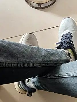 INTERNATIONAL0001 online show from December 2025 08:53:02 AM