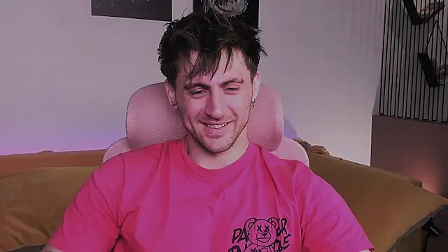 Snapshot of Oscar_Miller_ chatting on September 2025 09:04:02 PM Oscar Miller online show from September 2025 09:04:02 PM