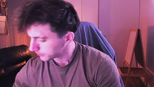 Snapshot of Oscar_Miller_ chatting on September 2025 09:26:01 PM Oscar Miller online show from September 2025 09:26:01 PM