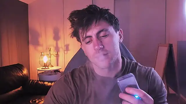 Snapshot of Oscar_Miller_ chatting on September 2025 09:16:02 PM Oscar Miller online show from September 2025 09:16:02 PM