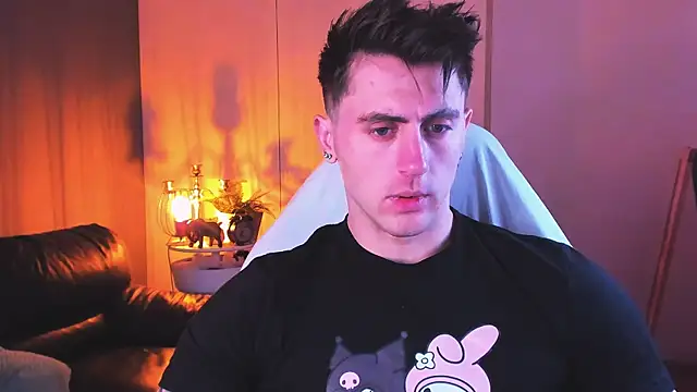 Snapshot of Oscar_Miller_ chatting on October 2025 09:23:01 PM Oscar Miller online show from October 2025 09:23:01 PM