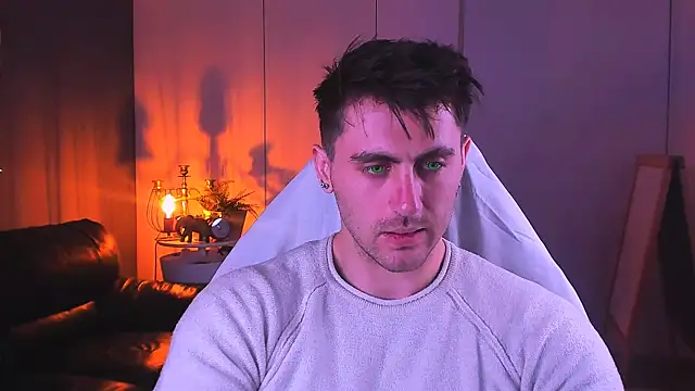 Snapshot of Oscar_Miller_ chatting on October 2025 09:15:01 PM Oscar Miller online show from October 2025 09:15:01 PM