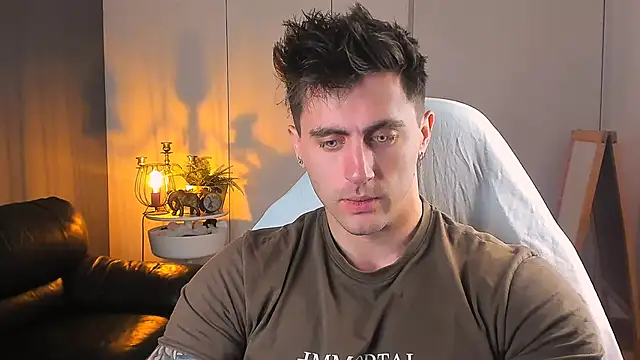 Snapshot of Oscar_Miller_ chatting on October 2025 08:55:02 PM Oscar Miller online show from October 2025 08:55:02 PM