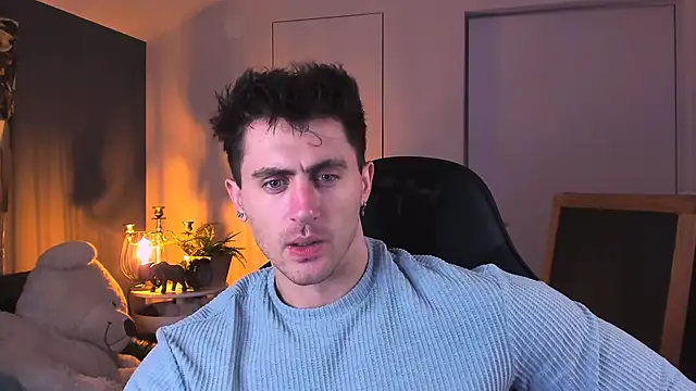 Snapshot of Oscar_Miller_ chatting on October 2025 08:55:02 PM Oscar Miller online show from October 2025 08:55:02 PM