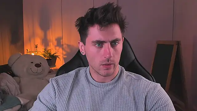 Snapshot of Oscar_Miller_ chatting on October 2025 09:27:01 PM Oscar Miller online show from October 2025 09:27:01 PM