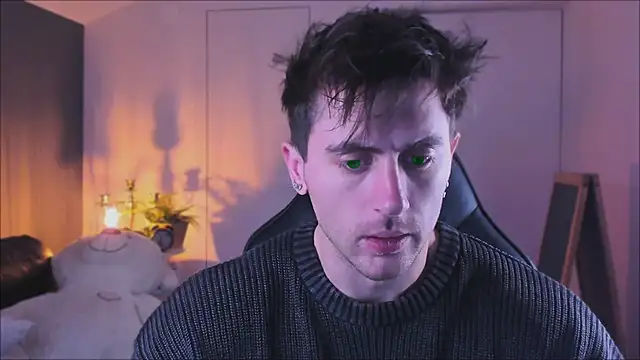 Snapshot of Oscar_Miller_ chatting on November 2025 08:40:01 PM Oscar Miller online show from November 2025 08:40:01 PM