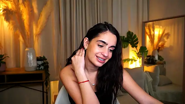 Snapshot of miilky_wayy chatting on October 2025 05:06:02 PM miilky wayy online show from October 2025 05:06:02 PM