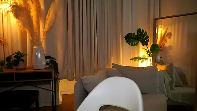 Snapshot of miilky_wayy chatting on November 2025 05:04:02 PM miilky wayy online show from November 2025 05:04:02 PM