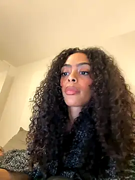 Snapshot of yasmingarcia chatting on November 2025 12:28:02 PM yasmingarcia online show from November 2025 12:28:02 PM