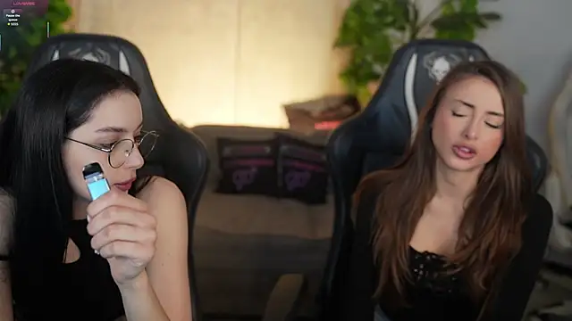 Snapshot of Luna_secretgirl chatting on February 2026 08:48:02 AM Luna secretgirl online show from February 2026 08:48:02 AM