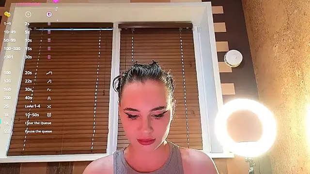 Snapshot of MaryOne__ chatting on November 2025 06:35:02 AM MaryOne online show from November 2025 06:35:02 AM