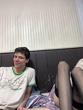 lovburger online show from April 2026 02:48:02 PM