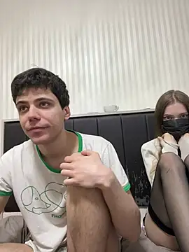 lovburger online show from May 2026 04:01:02 PM