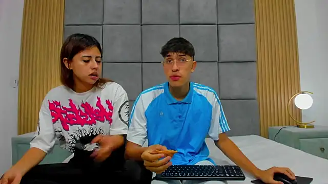 ChanellandMax online show from November 2025 01:00:01 PM