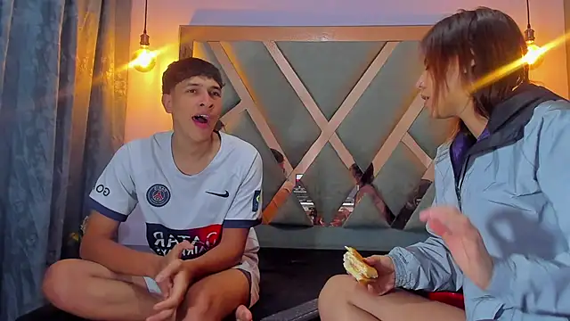 ChanellandMax online show from February 2026 01:37:02 PM