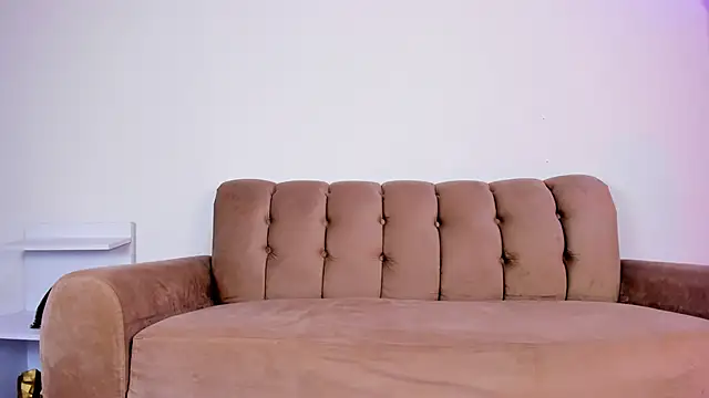 fressittalove01 online show from November 2025 01:55:01 PM