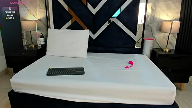 Snapshot of VioletRose_as chatting on October 2025 07:31:02 PM VioletRose as online show from October 2025 07:31:02 PM