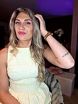 Melody1600 online show from April 2026 09:38:01 PM