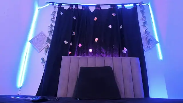 AkiraStone  online show from September 2025 12:42:02 PM