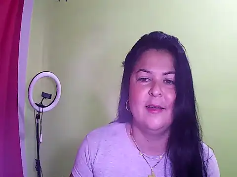 Snapshot of anapaulaa chatting on October 2025 04:19:02 PM anapaulaa online show from October 2025 04:19:02 PM