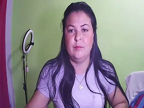 Snapshot of anapaulaa chatting on November 2025 10:53:02 PM anapaulaa online show from November 2025 10:53:02 PM