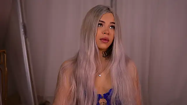 Snapshot of NickyBenz chatting on October 2025 05:53:01 PM NickyBenz online show from October 2025 05:53:01 PM