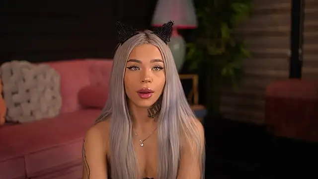 Snapshot of NickyBenz chatting on October 2025 06:53:02 PM NickyBenz online show from October 2025 06:53:02 PM