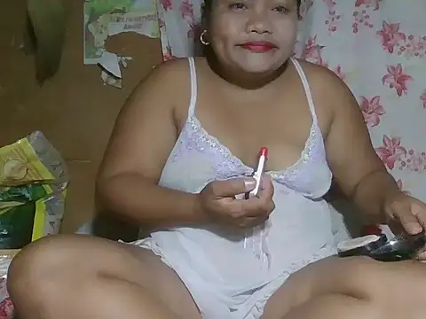 hot mom13 online show from October 2025 05:01:01 PM