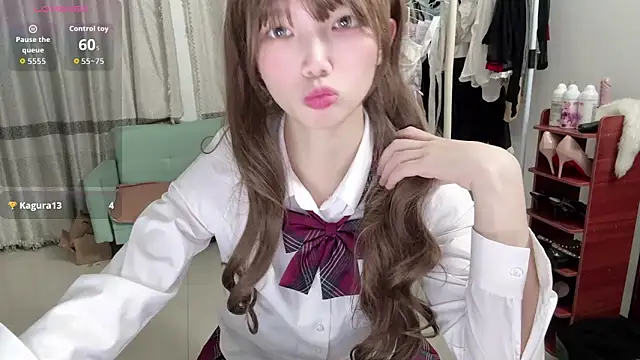 Snapshot of Yiyi-707 chatting on October 2025 12:16:02 PM Yiyi-707 online show from October 2025 12:16:02 PM