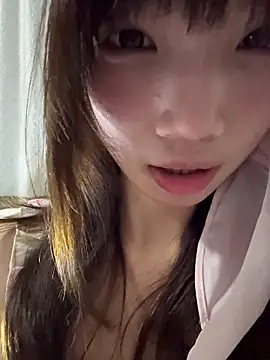 Snapshot of Yiyi-707 chatting on November 2025 02:17:01 PM Yiyi-707 online show from November 2025 02:17:01 PM