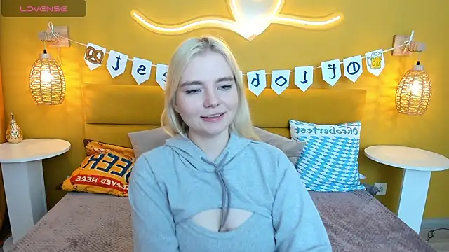 RuthBryant online show from September 2025 01:05:02 PM